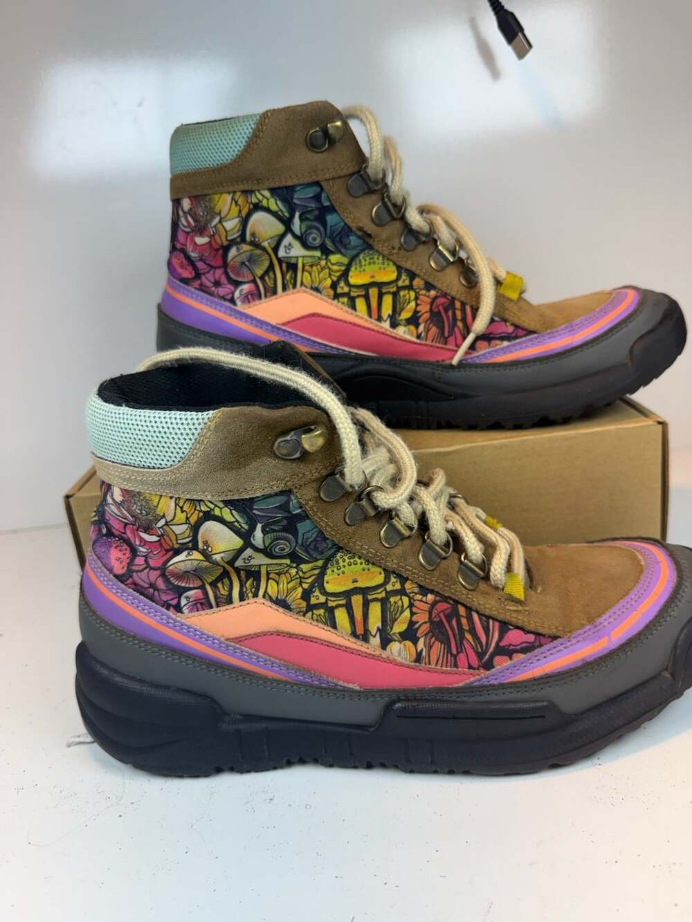 Inkkas Chanterelle Vegan Trekk Boot size 11W 8M